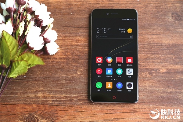 Смартфон ZTE Nubia Z11 miniS представлен официально