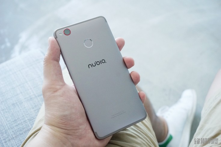 Смартфон ZTE Nubia Z11 miniS представлен официально