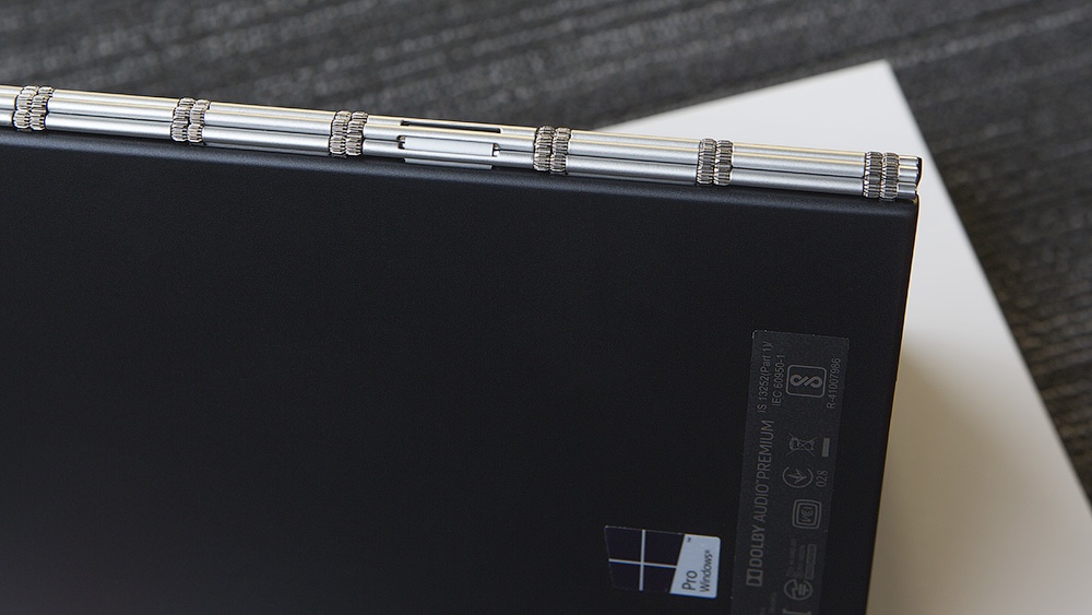 Lenovo Yoga Book: что внутри красивой белой коробки? - 18