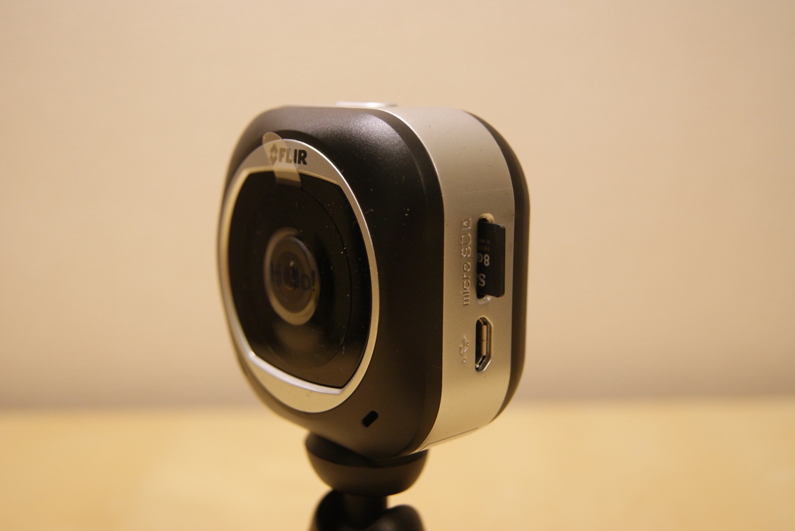 HD-камера наблюдения для дома: FlirFX - 7