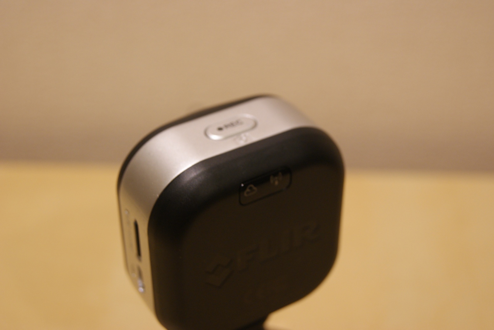 HD-камера наблюдения для дома: FlirFX - 8
