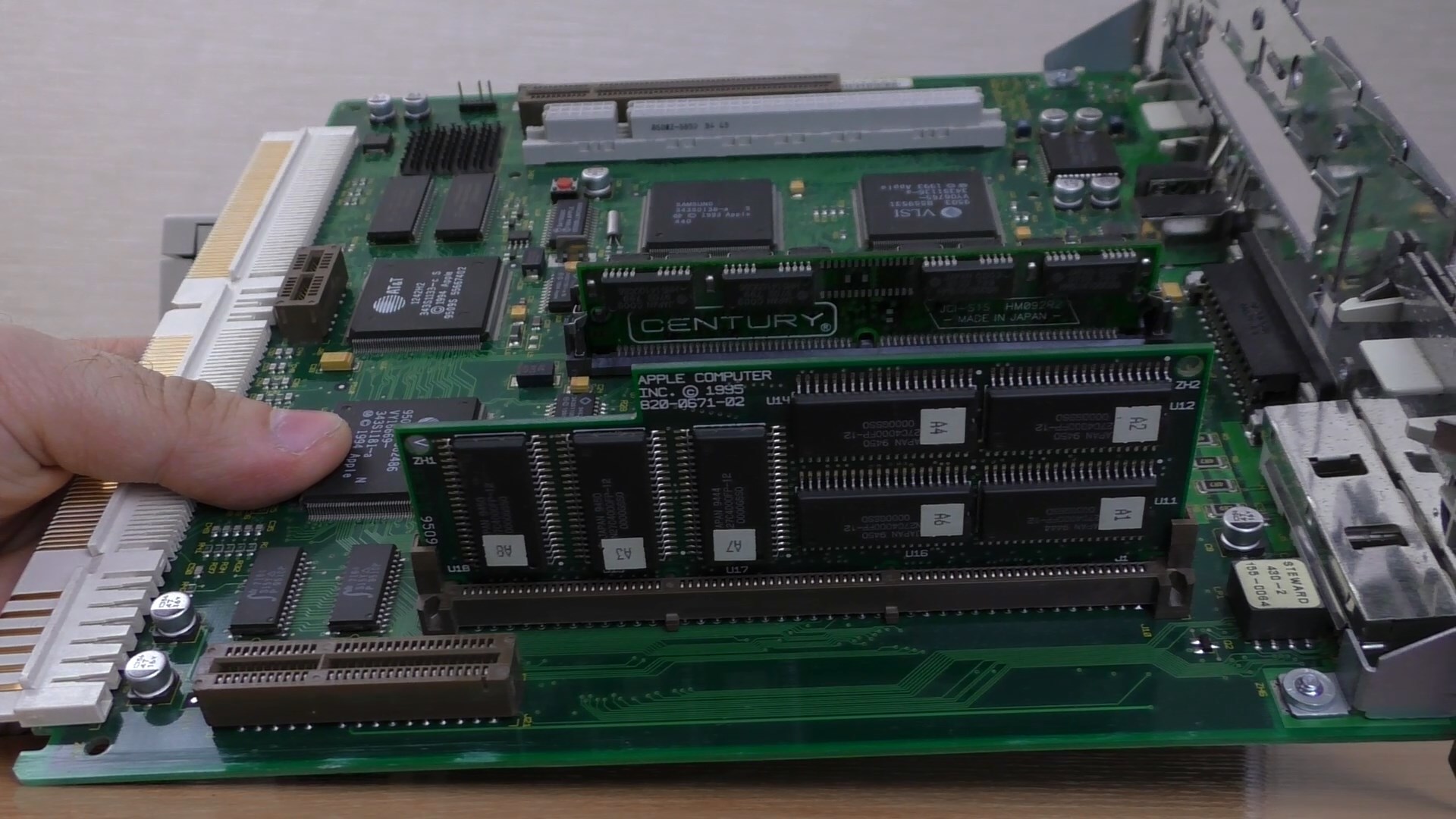 Power Macintosh 6200-75 — компьютер 1995 года (текст и видео — на выбор) - 17 Power Macintosh 6200-75 — компьютер 1995 года (текст и видео — на выбор) - 17