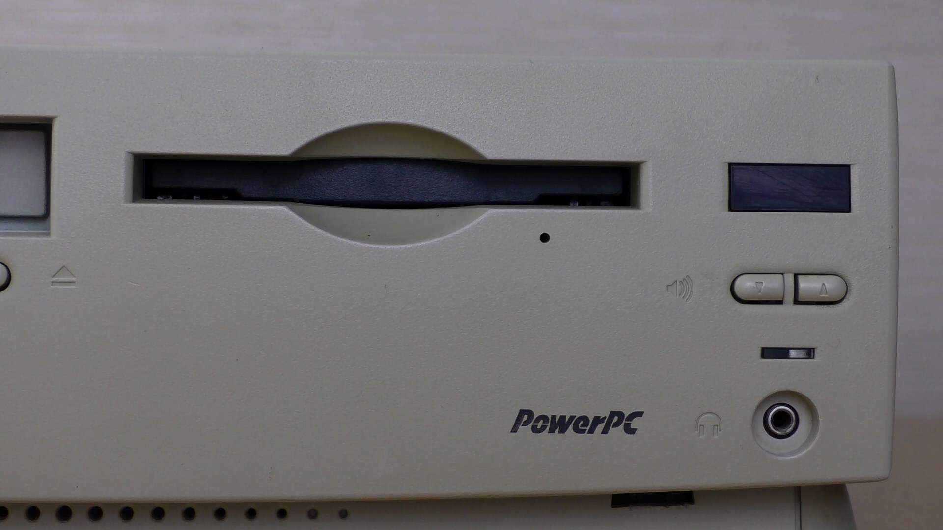Power Macintosh 6200-75 — компьютер 1995 года (текст и видео — на выбор) - 2 Power Macintosh 6200-75 — компьютер 1995 года (текст и видео — на выбор) - 2