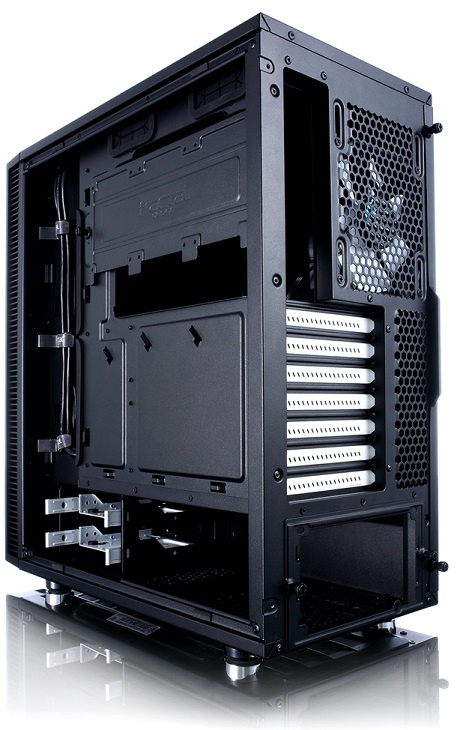 Корпуса Fractal Design Define C и Define Mini C оснащены звукоизолирующим материалом