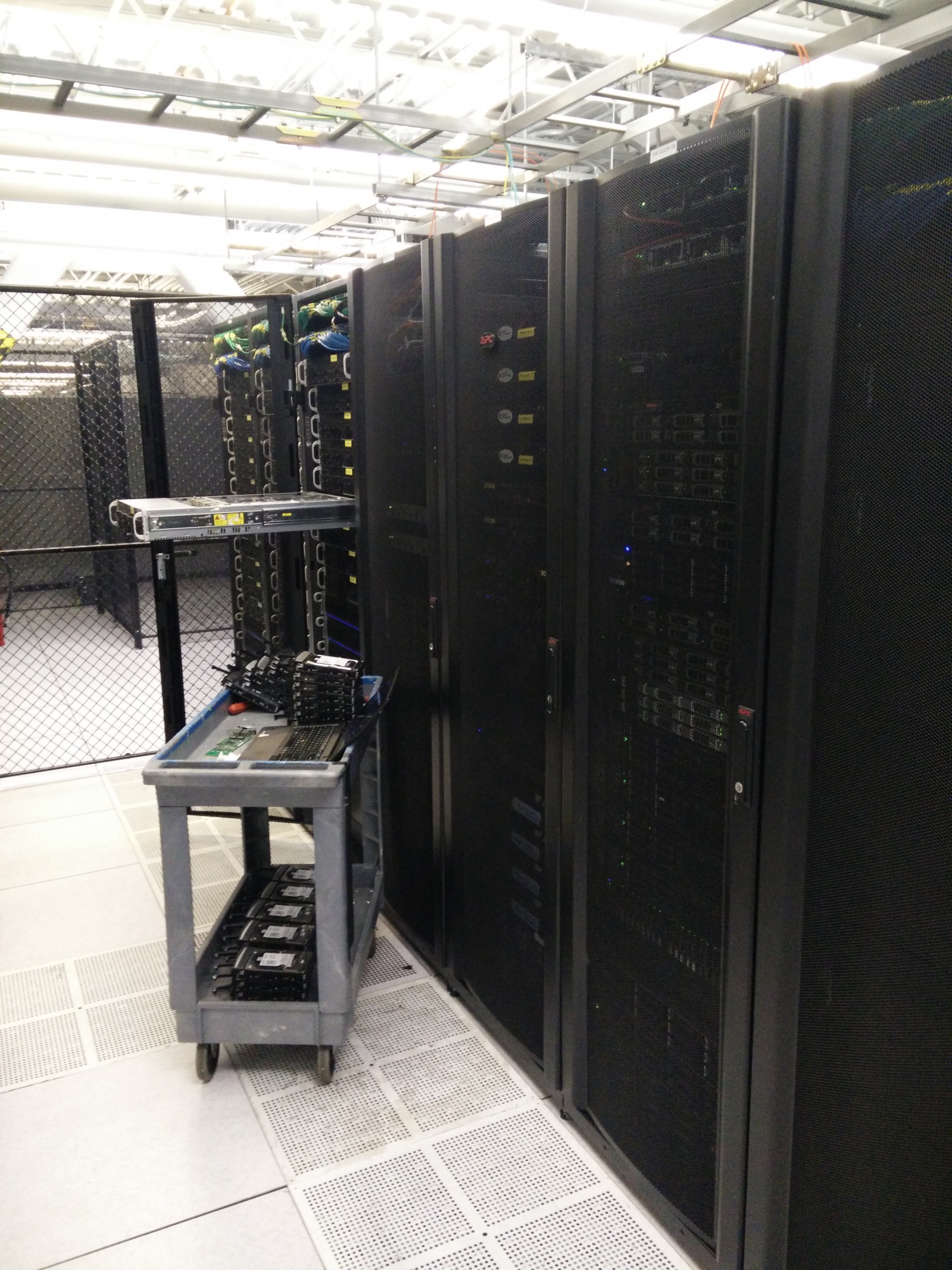 Как мы заново собирали серверы в американском ЦОДе из России - 4 image