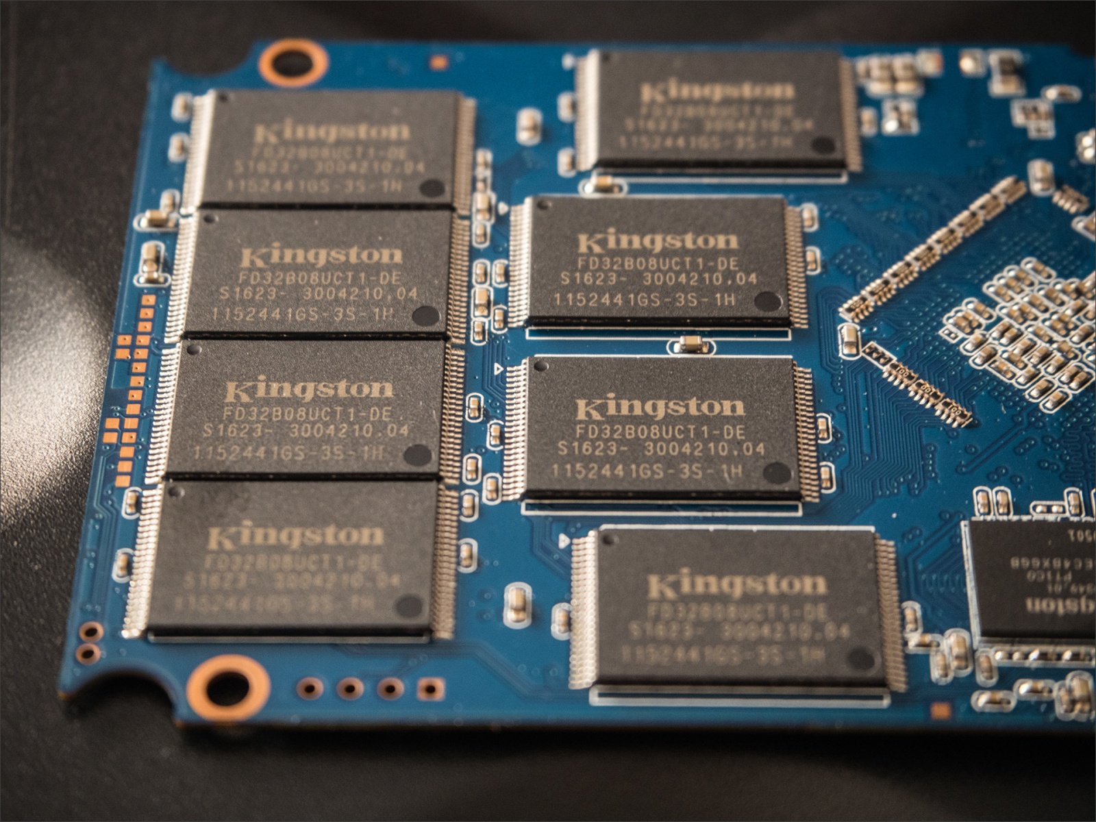 Kingston DC400: вместительные SSD за разумные деньги - 11 Kingston DC400: вместительные SSD за разумные деньги - 11