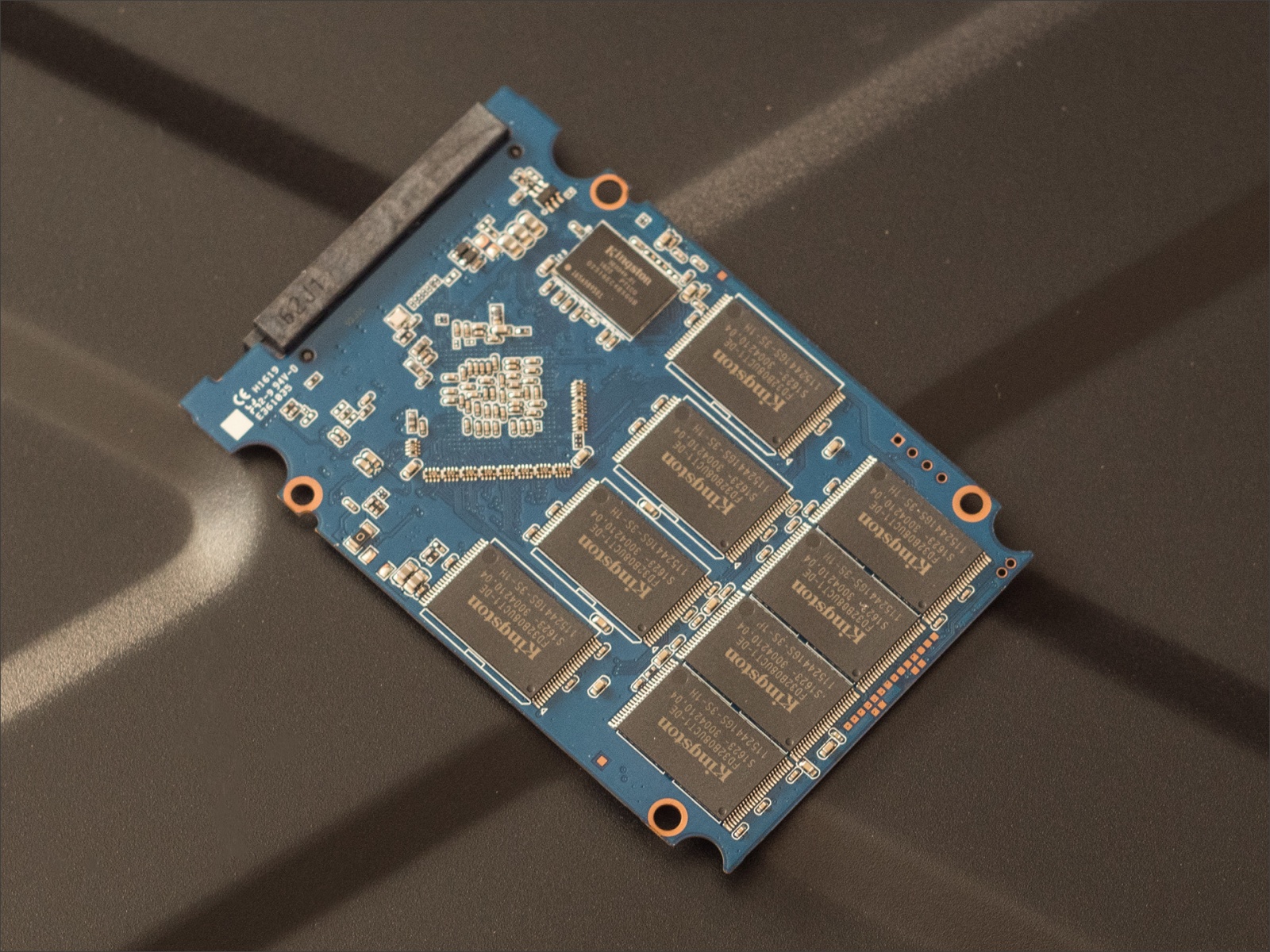 Kingston DC400: вместительные SSD за разумные деньги - 13 Kingston DC400: вместительные SSD за разумные деньги - 13