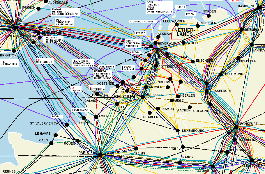 Сеть линий на карте. Магистральные кабели интернета схема. Карта подводных оптоволоконных кабелей. Схема подводных оптоволоконных кабелей в мире.