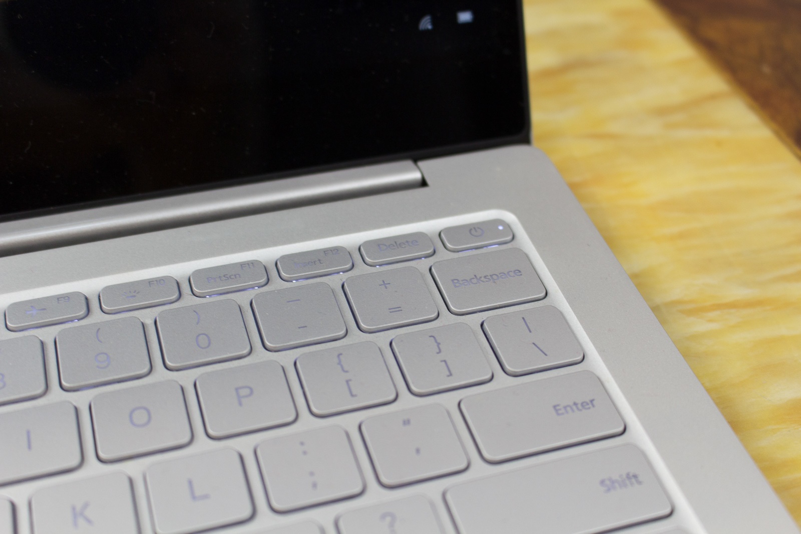 Xiaomi Mi Air 13 Laptop — еще один отличный китайский ноутбук, совершенно непохожий на Macbook - 11
