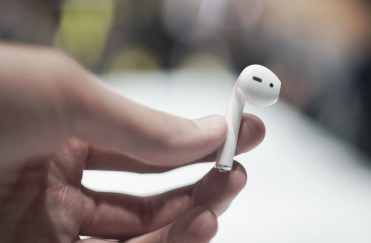 Не не будет бесплатно менять аккумуляторы наушников AirPods даже по гарантии