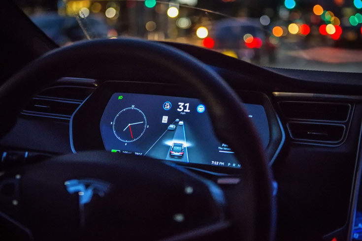 Обновленный автопилот для электромобилей Tesla не будет превышать скорость
