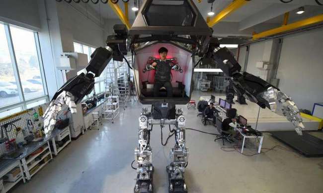В Корее делает первые шаги робот-мех, который будет продаваться по цене более $8 млн 