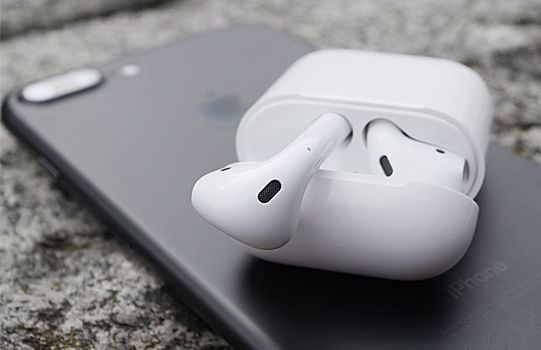 Apple нарастит производством наушников AirPods 