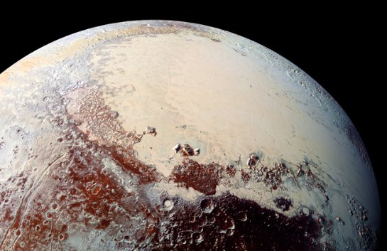 На Плутоне есть снег и лед