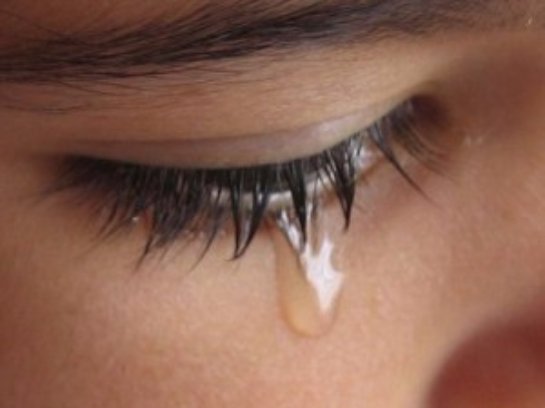 Ученые считают, что для анализа можно брать слезы, а не кровь