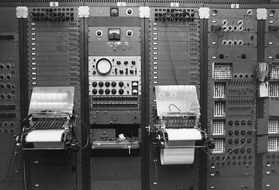 Тернистый путь эволюции синтезаторов: монстры 50-х, «Вояджер» Моога, цифровая революция от Чоунинга и Курцвейла - 4