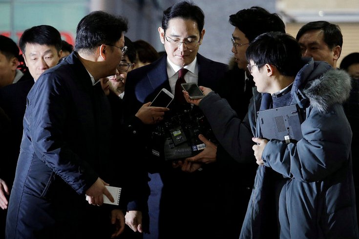 Фактического главу Samsung Group могут арестовать в ближайшие дни