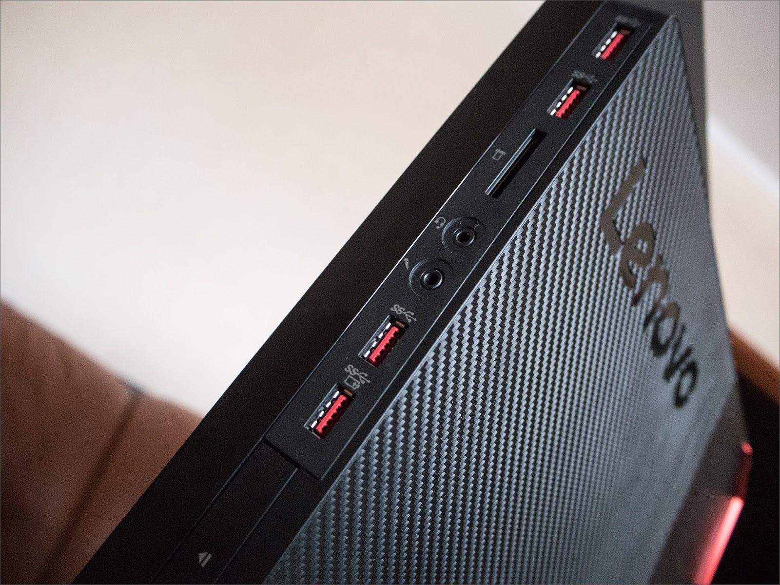 Lenovo Ideacentre AIO Y910: идеальный кокпит для геймера - 8 Lenovo Ideacentre AIO Y910: идеальный кокпит для геймера - 8