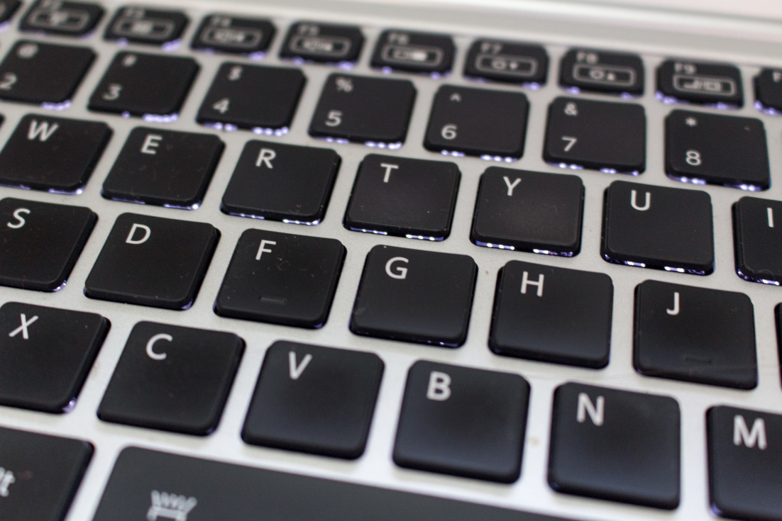 Исследуем и частично разбираем дешевые китайские ноутбуки с диагональю 13,3": жить уже можно - 6 Исследуем и частично разбираем дешевые китайские ноутбуки с диагональю 13,3": жить уже можно - 6