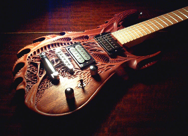 Дерево и звук… электрогитары, а также оргстекло и упаковочный картон - 3