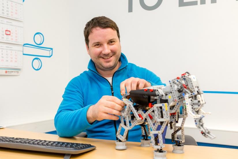 Маленький мир LEGO от робота с большим и умным сердцем - 17