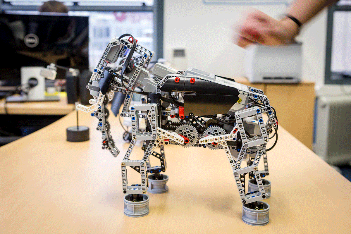 Инструкция по робототехнике. Робот слон ev3.