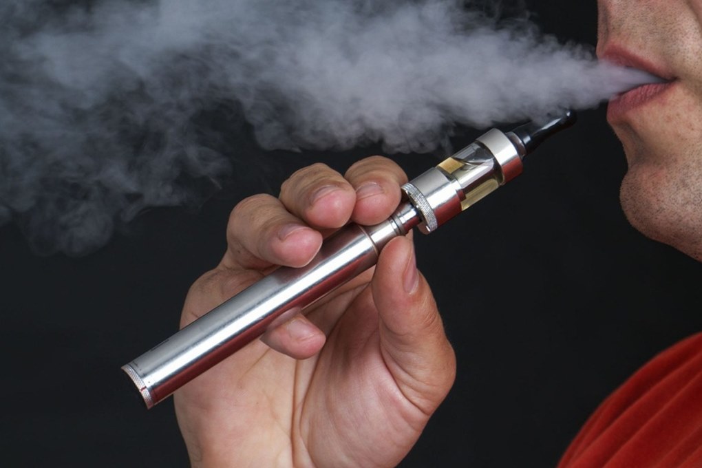 Вейперам — быть: долгосрочное исследование показало, что электронные сигареты менее вредные, чем обычные - 1