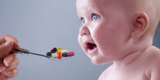 Ученые рассказали, чем антибиотики опасны для детского организма