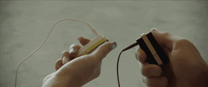 Небольшой Bluetooth-адаптер превращает любые наушники в беспроводные - 2 Небольшой Bluetooth-адаптер превращает любые наушники в беспроводные - 2