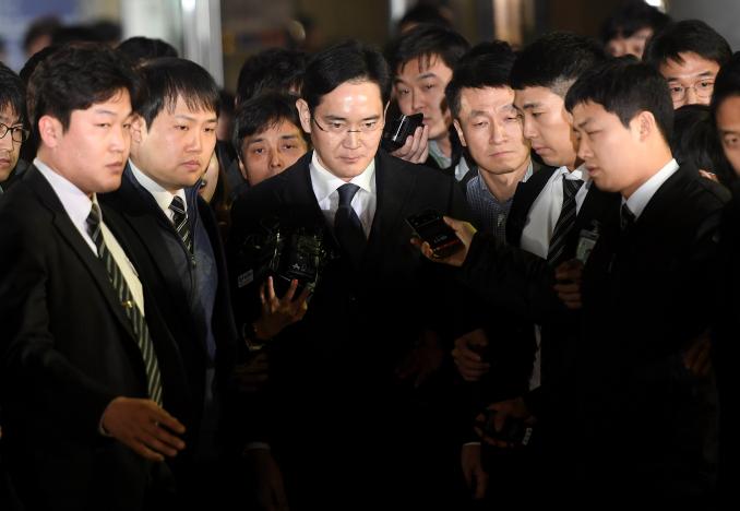 Прокуратура добиралась ареста фактического главы Samsung