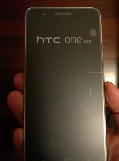 Смартфон HTC One X10 вскоре появится на рынке