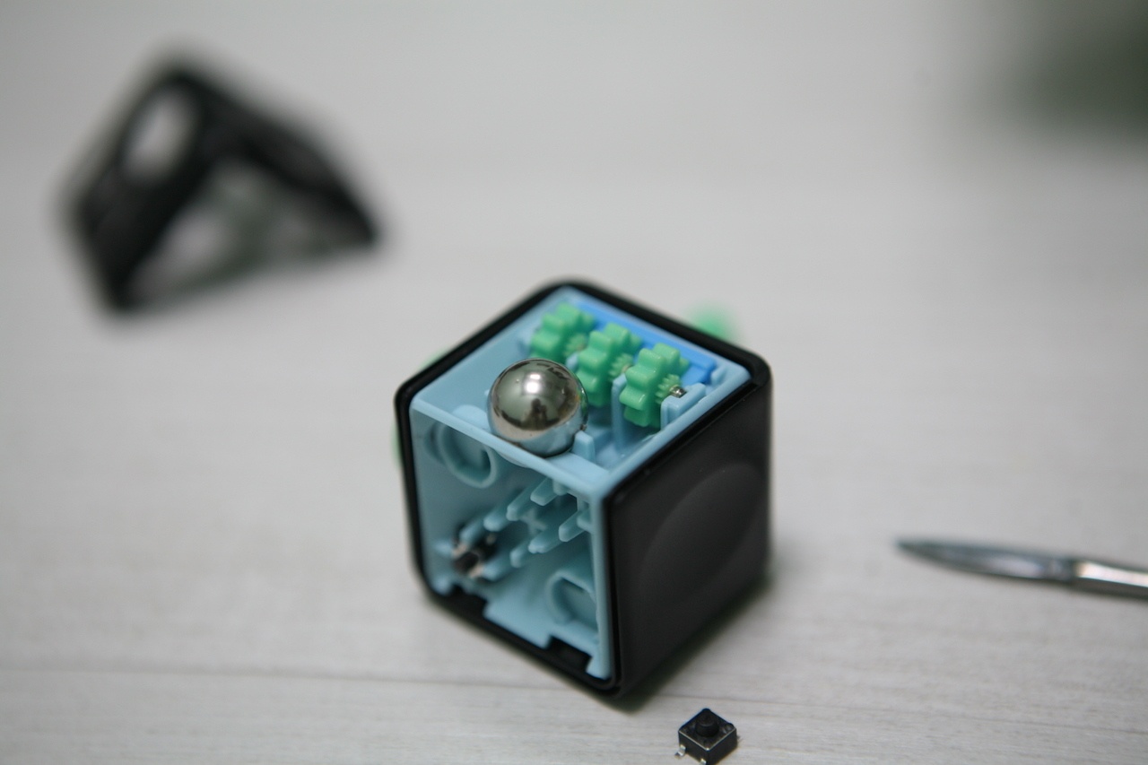 Что внутри Fidget Cube: оригинал или подделка - 37