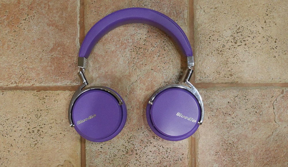 Bluedio Vinyl Premium: крутые хайтек-наушники в изящной ретро-шкуре и с «плавающими» чашками - 7 Bluedio Vinyl Premium: крутые хайтек-наушники в изящной ретро-шкуре и с «плавающими» чашками - 7