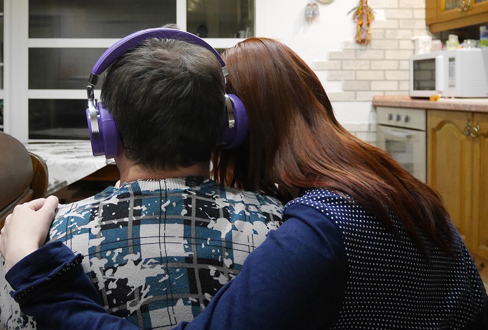 Bluedio Vinyl Premium: крутые хайтек-наушники в изящной ретро-шкуре и с «плавающими» чашками - 9 Bluedio Vinyl Premium: крутые хайтек-наушники в изящной ретро-шкуре и с «плавающими» чашками - 9