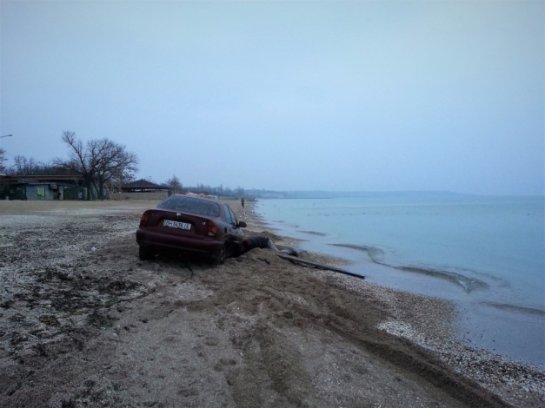 Автохамы взялись за одесские пляжи Автохамы взялись за одесские пляжи
