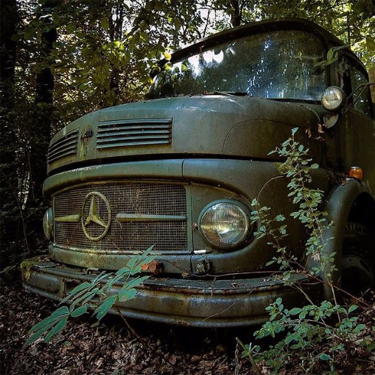 Кладбища «железных лошадей»: немец показал заброшенные авто по всей Европе Кладбища «железных лошадей»: немец показал заброшенные авто по всей Европе