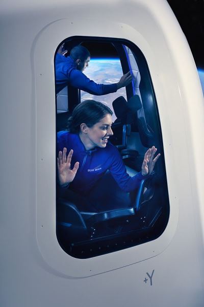 New Shepard сможет доставить на орбиту шестерых туристов
