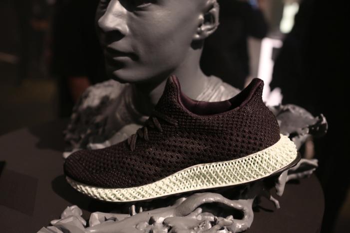 Партнером Adidas выступает американская компания Carbon