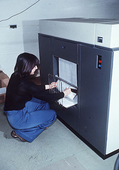 Как принтер IBM 1403 печатал в 1963 году 1100 строк в минуту? Секрет в электромагнитных молоточках - 2 Как принтер IBM 1403 печатал в 1963 году 1100 строк в минуту? Секрет в электромагнитных молоточках - 2