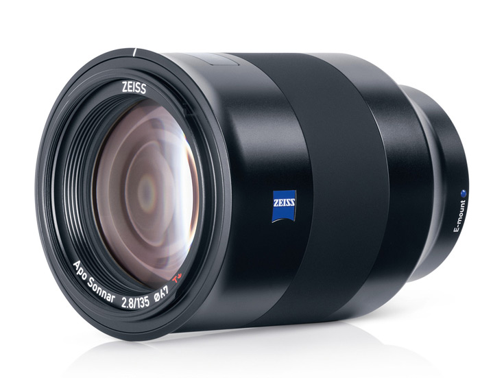 Цена Zeiss Batis 2.8/135 примерно равна 2000 евро