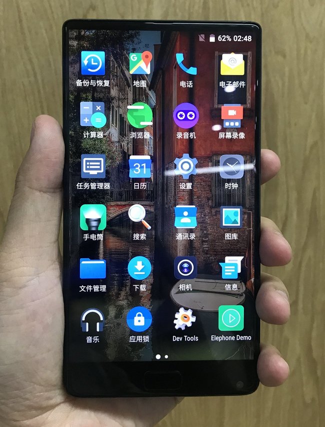 Опубликованы реальные фотографии безрамочного смартфона Elephone S8