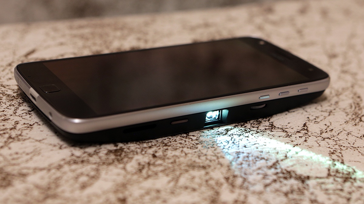 Moto mods: подробно обо всех четырех сменных модулях для смартфонов Moto Z и Z Play - 10 Moto mods: подробно обо всех четырех сменных модулях для смартфонов Moto Z и Z Play - 10