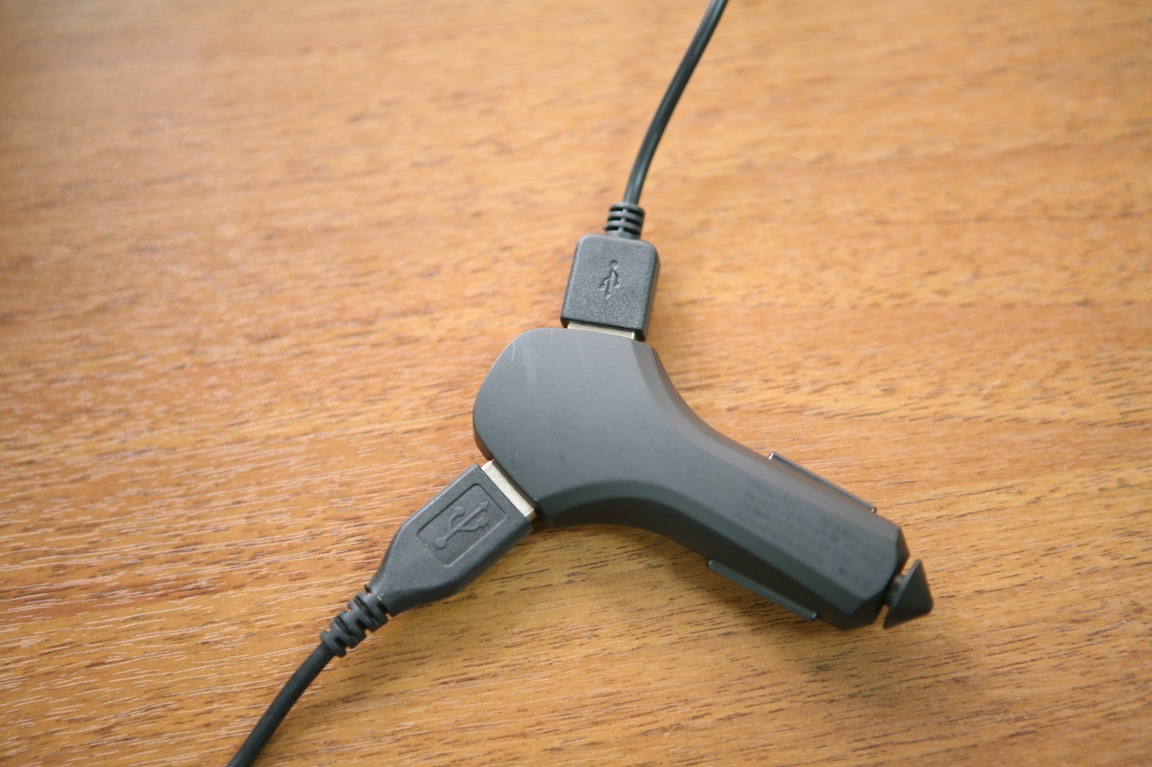 ZUS: 16% за 15 минут. Зарядка в автомобиль с функциями Bluetooth-метки - 13 ZUS: 16% за 15 минут. Зарядка в автомобиль с функциями Bluetooth-метки - 13