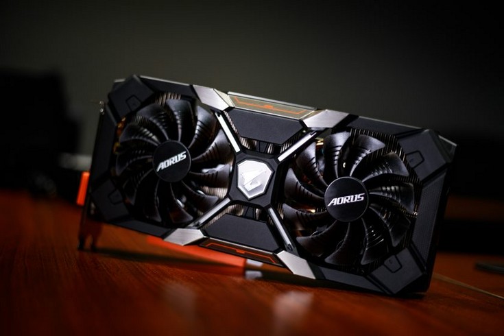 Появились изображения карт Radeon RX 580 и RX 570 в оригинальном исполнении