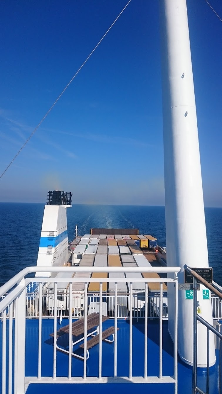 Питерский бездомный — в Праге. Продолжение истории разработчика-самоучки - 1