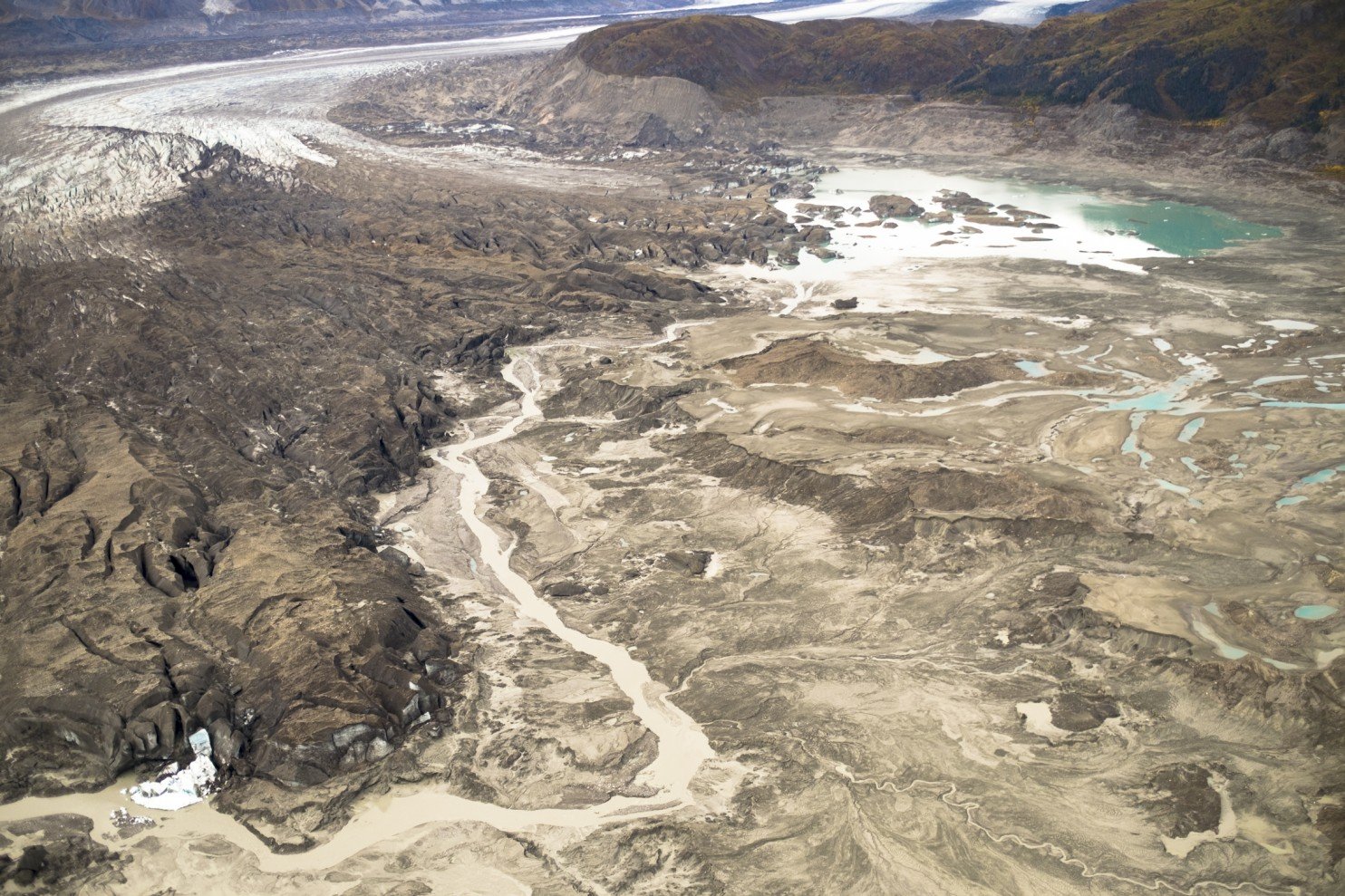 Ученые в Канаде зафиксировали изменение течения крупной реки из-за климатических изменений - 2