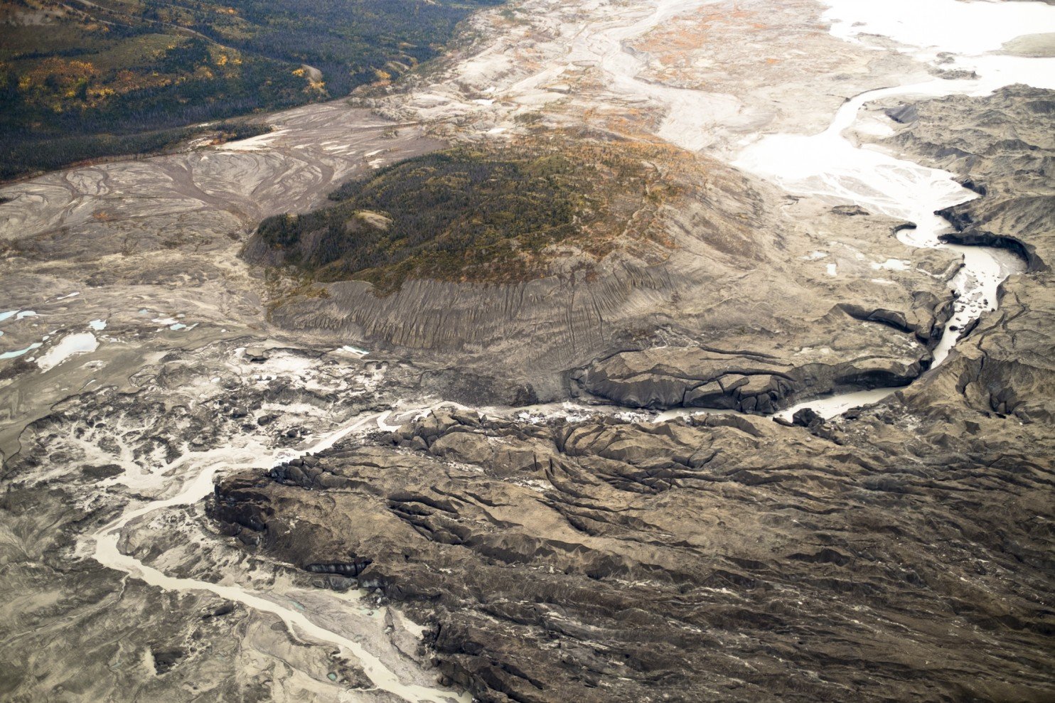 Ученые в Канаде зафиксировали изменение течения крупной реки из-за климатических изменений - 3