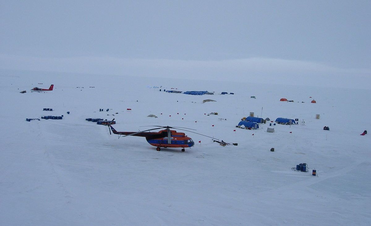 Необычайные объекты видеонаблюдения: ЧАЭС, битум, МКС, гамбургер и другие - 14 Необычайные объекты видеонаблюдения: ЧАЭС, битум, МКС, гамбургер и другие - 14