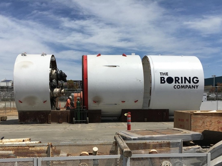 Проходческий щит Илона Маска прибыл к яме на парковке SpaceX - 1