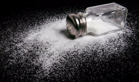 Инфаркт у подростков может произойти из-за большого количества употребляемой соли